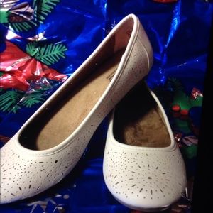 👠1Day sale New cliff flat bone color shoes size9